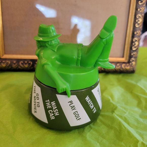 Cute & Kitschy Vintage Avon Man's Decision Maker Decanter ~ FINAL PRICE! - Picture 2 of 13